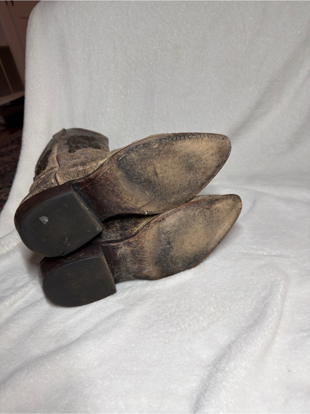Frye Billy Hammered Studded Brown Distressed Leather Western Heeled Boots - Picture 5 of 9